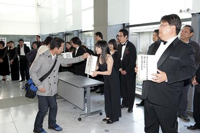20110403-donation.jpg 20110403-donation.jpg